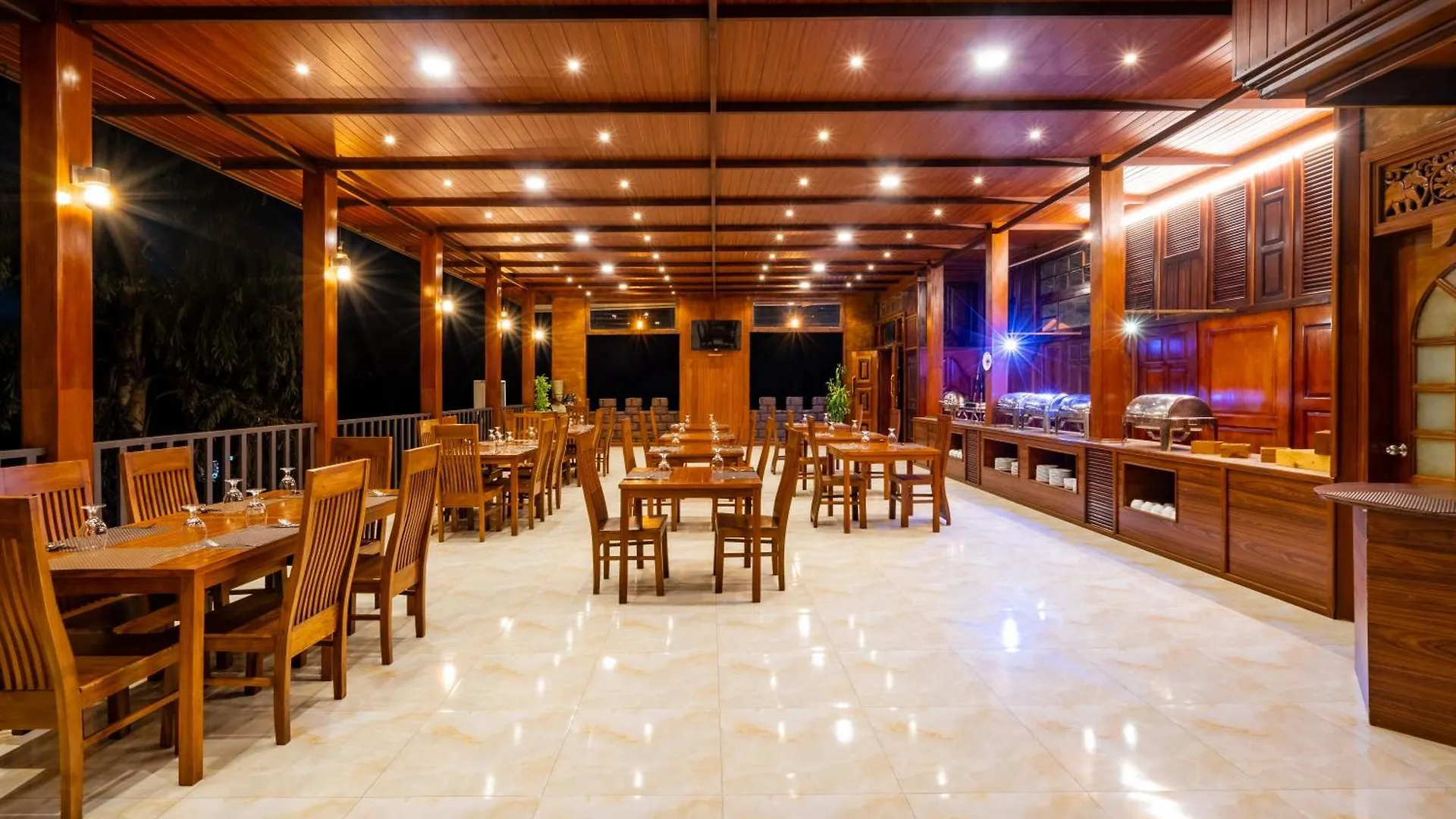 Eagle Regency Hotel Kandy